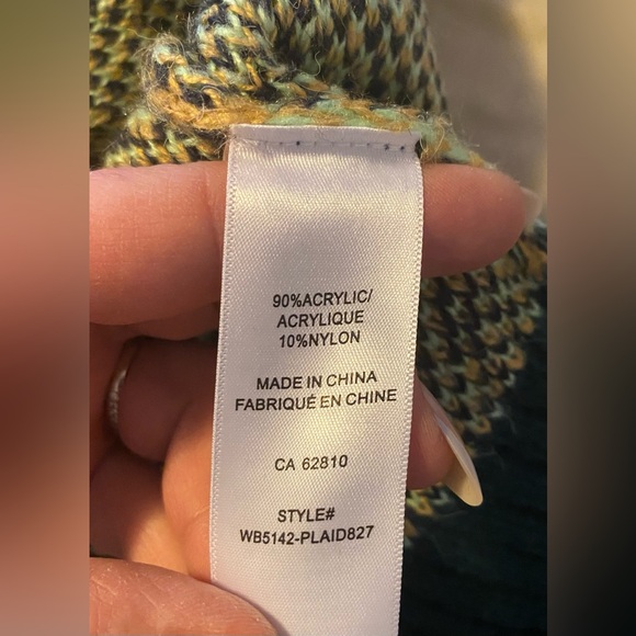 BNWT RICKI'S
Plaid Pullover Sweater - Picture 12 of 14